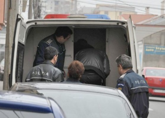 Bărbatul care l-a agresat pe şeful Postului de Poliţie Giurgeni a fost arestat